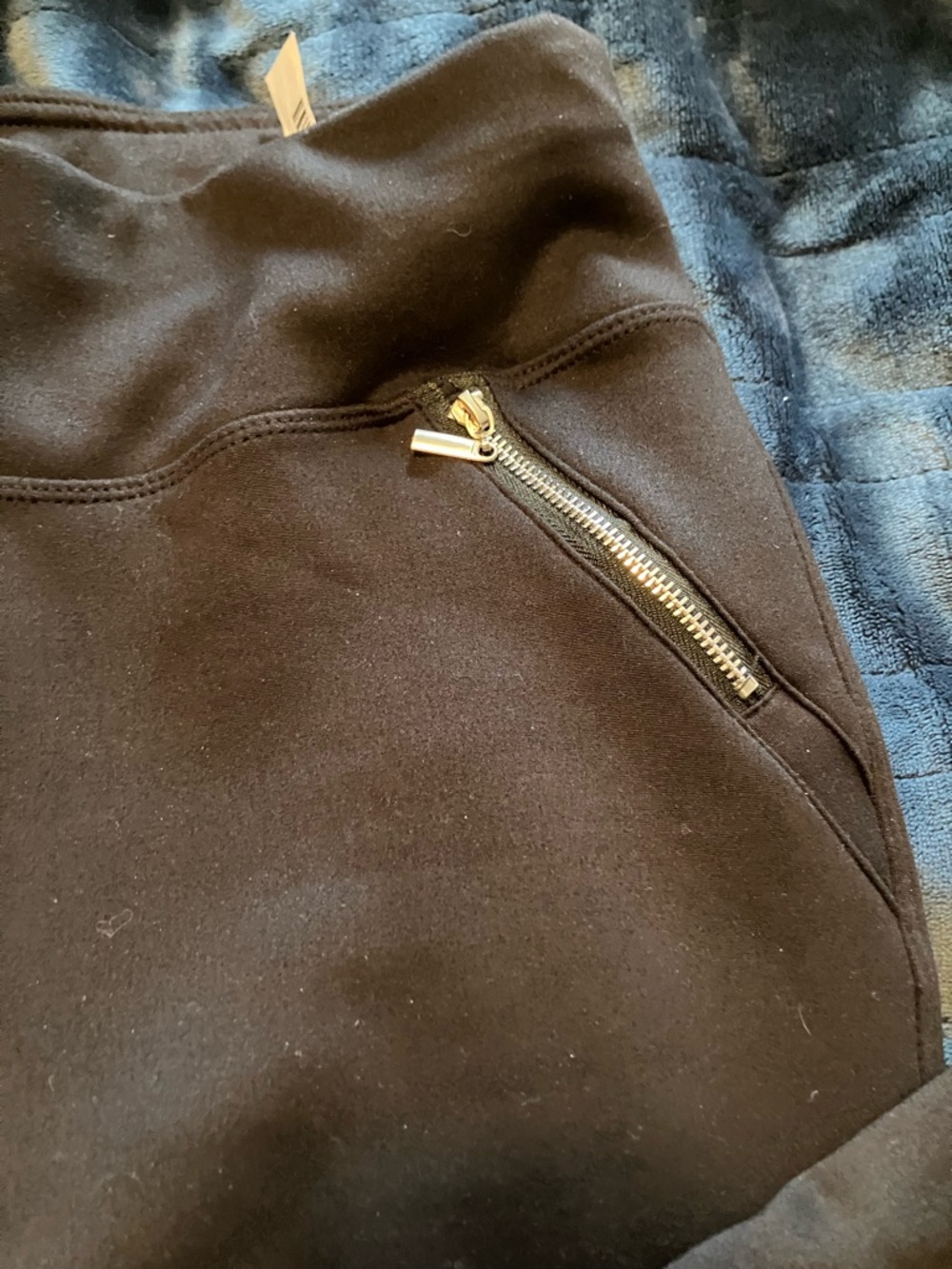 Streetwear Society Black High-Waist Leggings with Zipper Look Pockets - Picture 5 of 6
